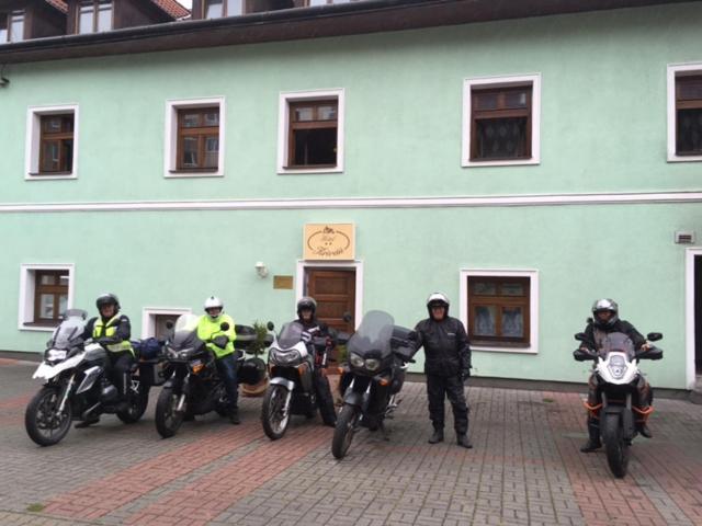 Hotel Krivan Kysucke Nove Mesto Exterior photo